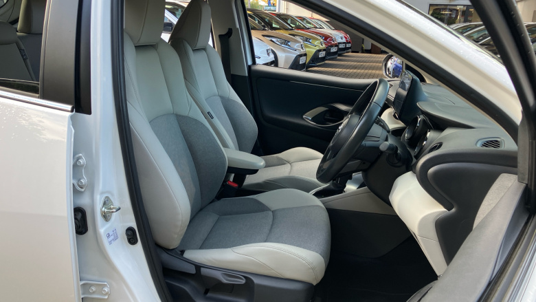 Toyota Yaris 1.5 Hybrid Excel 5dr CVT Hybrid Hatchback